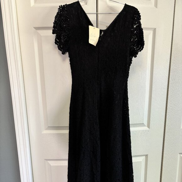 NWT Gorgeous Mother of the Bride/ Formal Beaded Dress. Size Medium - Picture 4 of 4